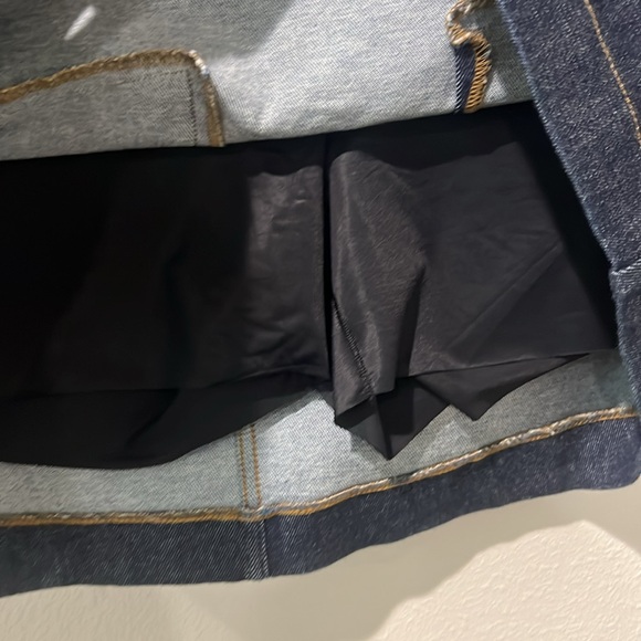 NWT Spanx Skort. Size L denim - Picture 4 of 5